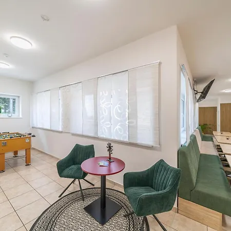 Gaestehaus Hebalm - 900 M2 Familien- & Gruppenhaus Zur Alleinnutzung