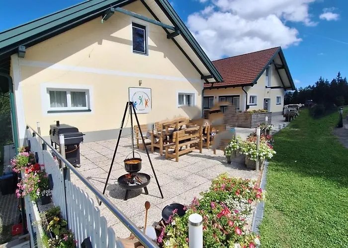 Guest house Gaestehaus Hebalm - 900 M2 Familien- & Gruppenhaus Zur Alleinnutzung